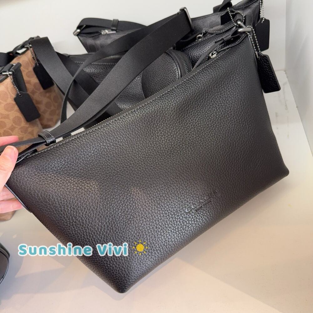 NWT Coach men's Small Finn Crossbody Bag Pouch CCG20 Black Soft pebble leather - Picture 3 of 7